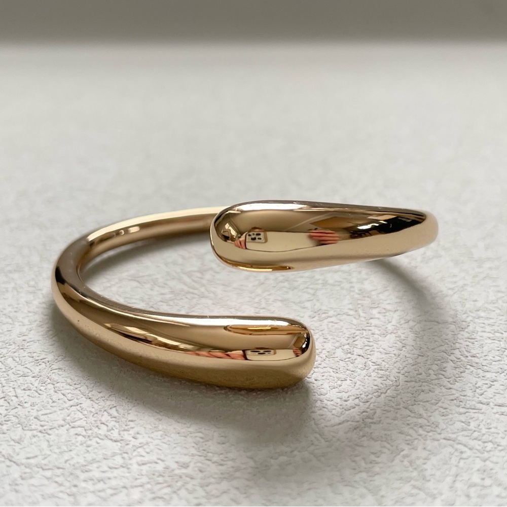 NWT Club Monaco Modern Bangle